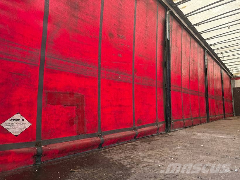 Schmitz Curtainsider / Planenauflieger Kapelltrailer