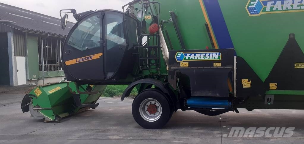 Faresin Leader 2600 混合餵料機