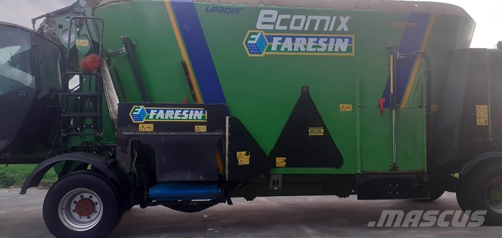 Faresin Leader 2600 混合餵料機