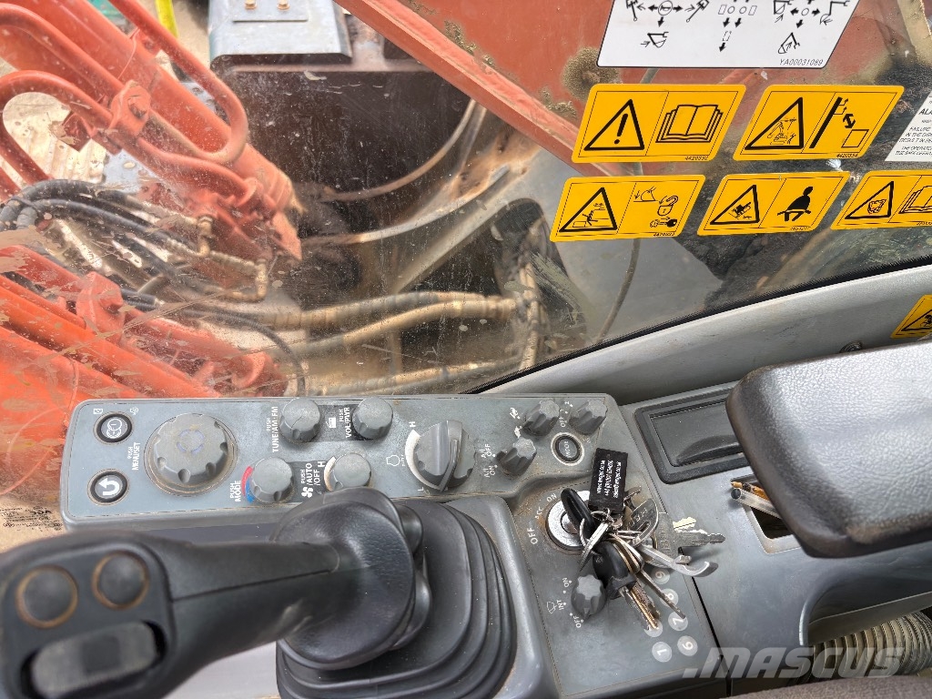 Hitachi ZX 210 LC-6 Bandgrävare
