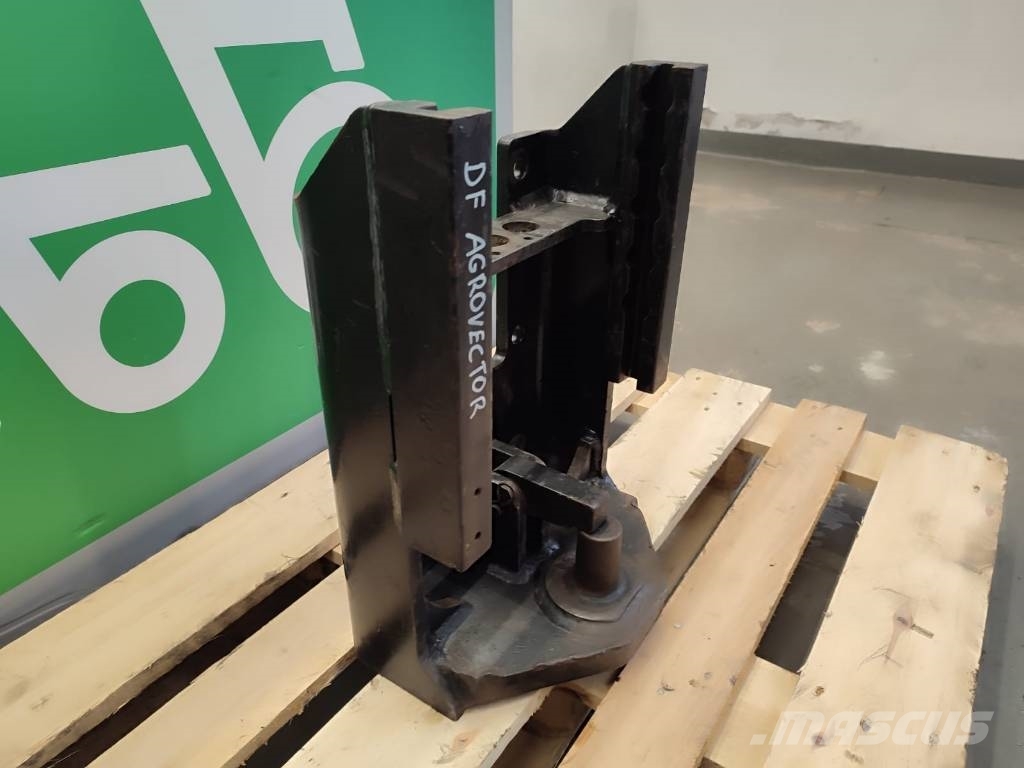 Deutz-Fahr Hitch rail hs525cat Deutz Fahr AGROTRON Шасі