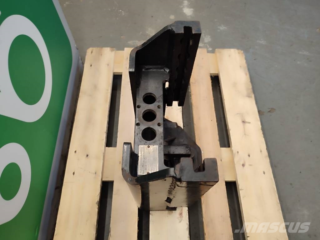 Deutz-Fahr Hitch rail hs525cat Deutz Fahr AGROTRON Шасі