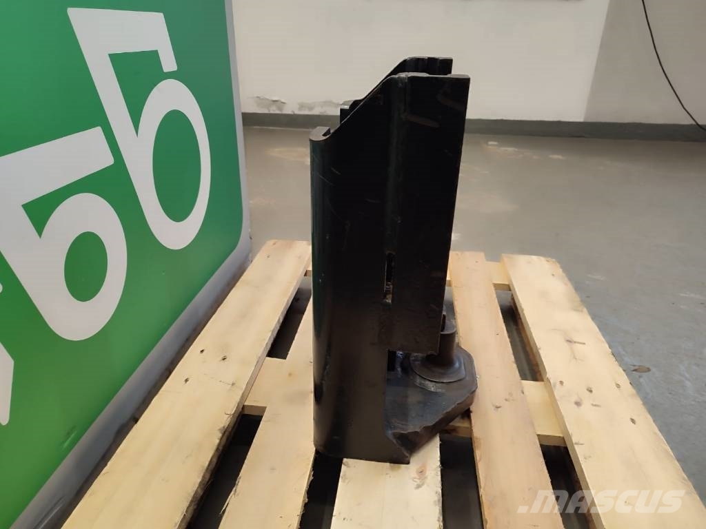 Deutz-Fahr Hitch rail hs525cat Deutz Fahr AGROTRON Шасі