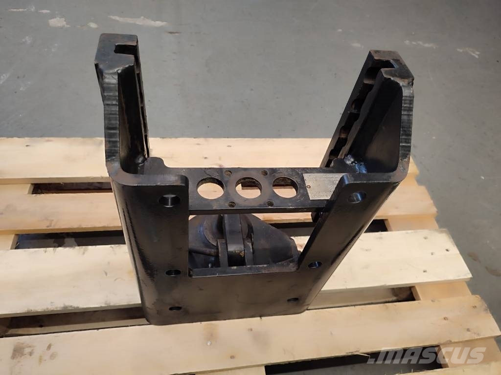 Deutz-Fahr Hitch rail hs525cat Deutz Fahr AGROTRON Шасі