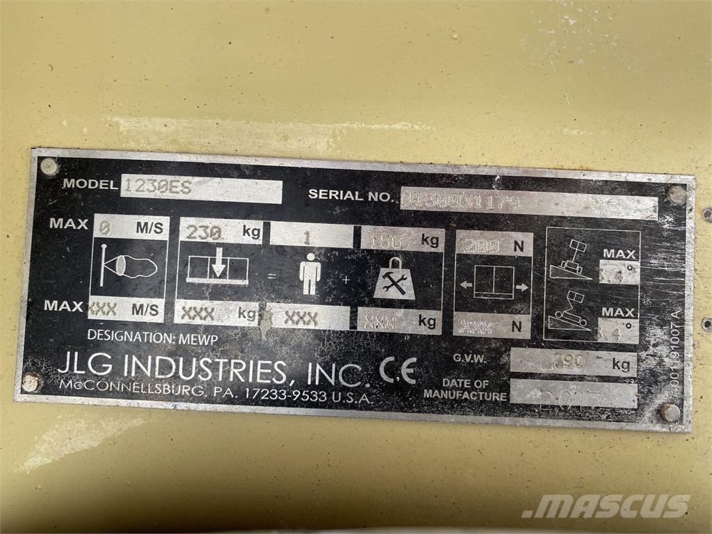 JLG 1230ES Vertical mast lifts