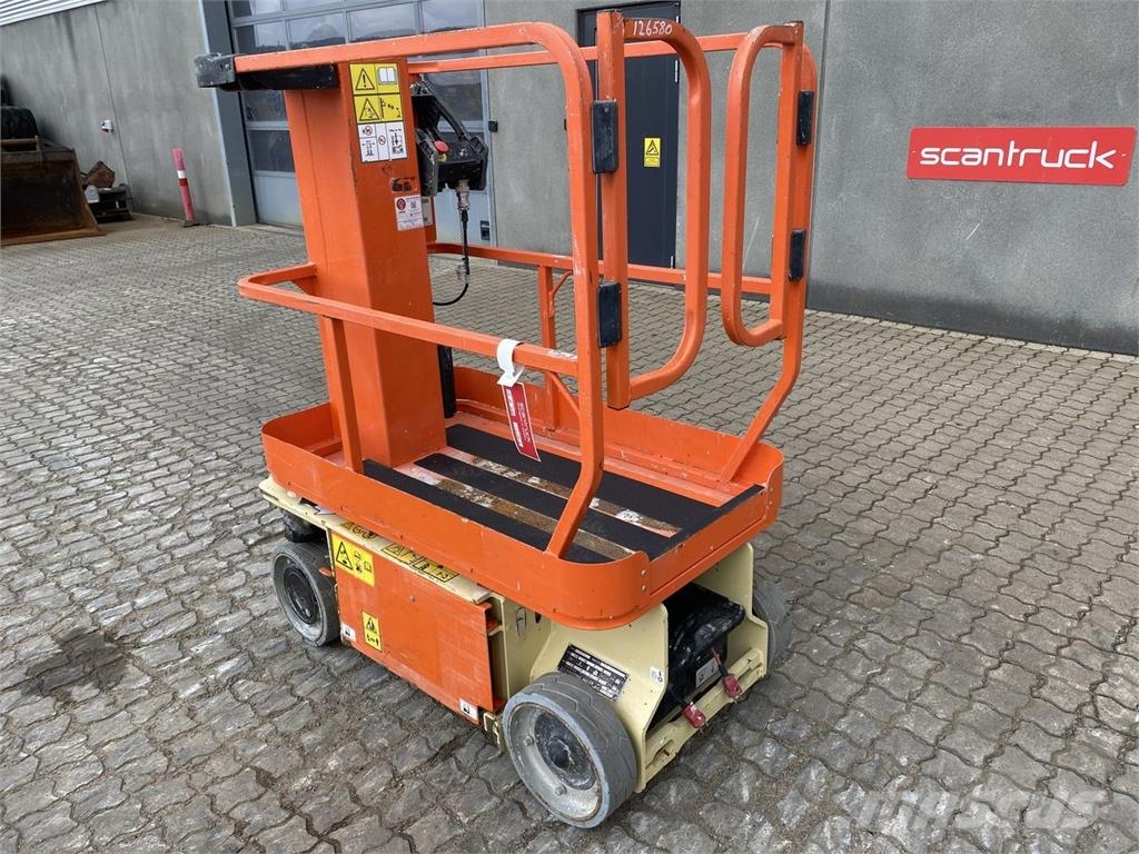 JLG 1230ES Vertical mast lifts
