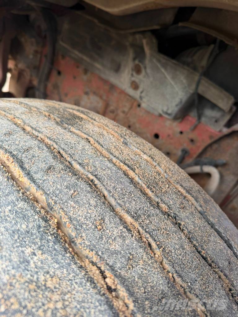 Iveco 260E 27 Asfaltti lämpölavat