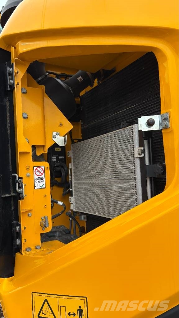 JCB 245 XR / Stage V, Rasvari, Pienet tunnit! Bageri guseničari