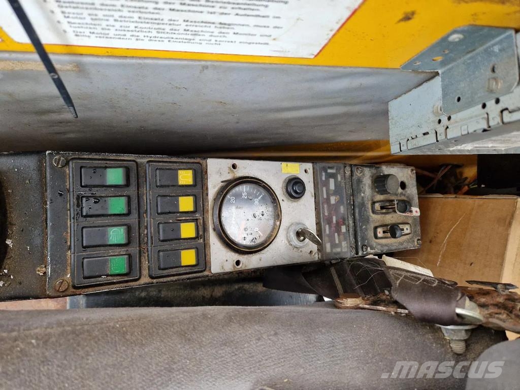 PMI Woltman 955LC piling machine funderingsmachine حفارات زحافة