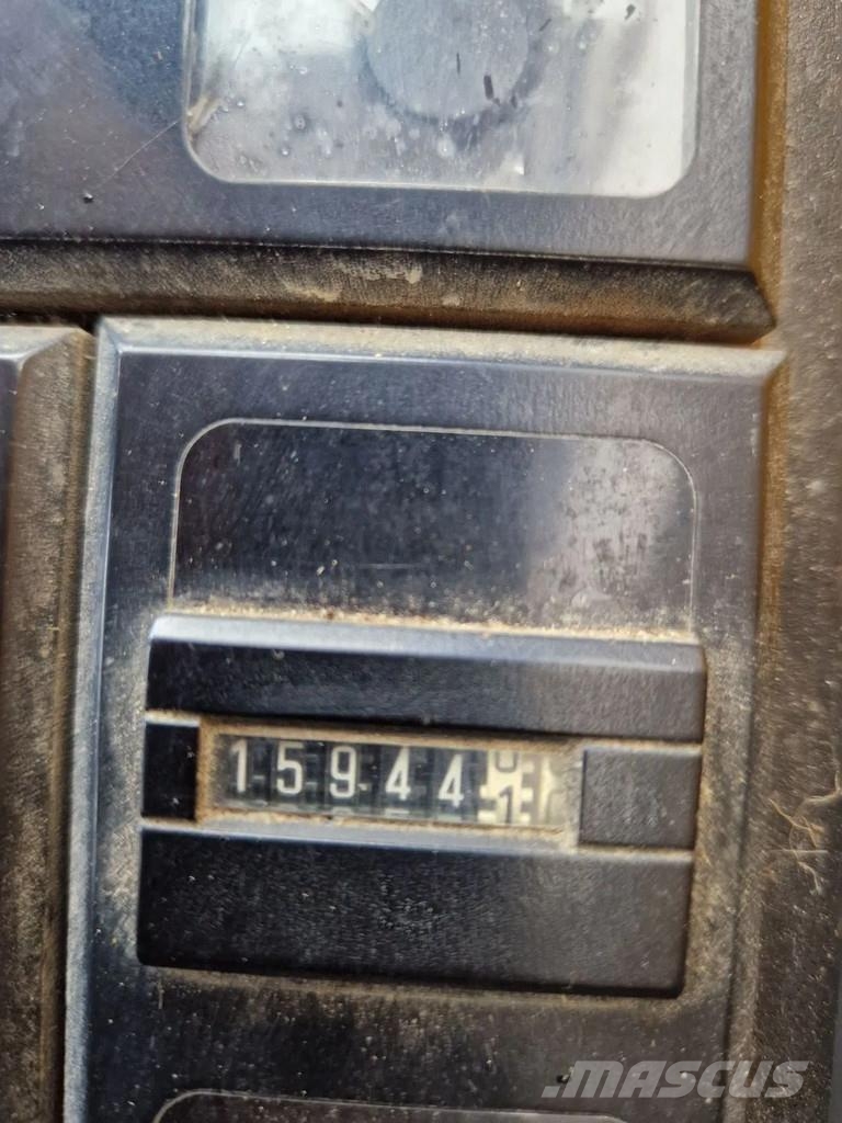 PMI Woltman 955LC piling machine funderingsmachine حفارات زحافة