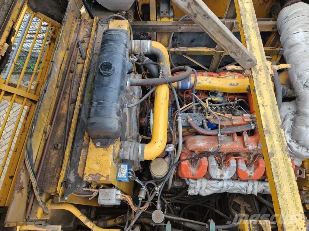 PMI Woltman 955LC piling machine funderingsmachine حفارات زحافة