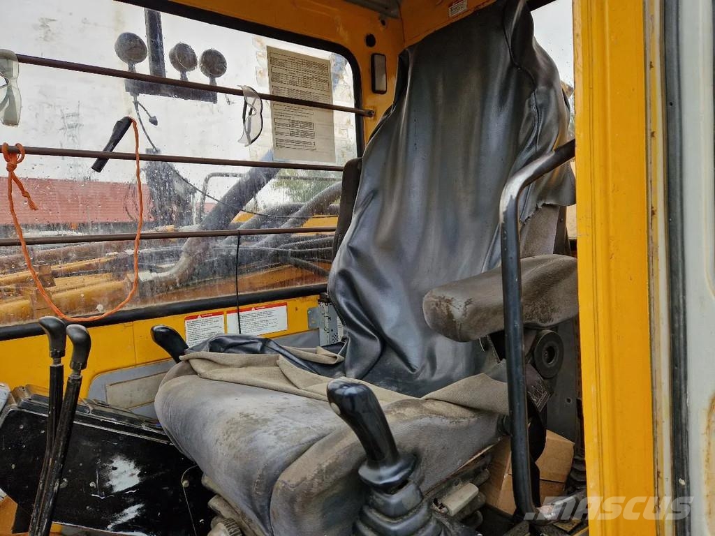 PMI Woltman 955LC piling machine funderingsmachine حفارات زحافة