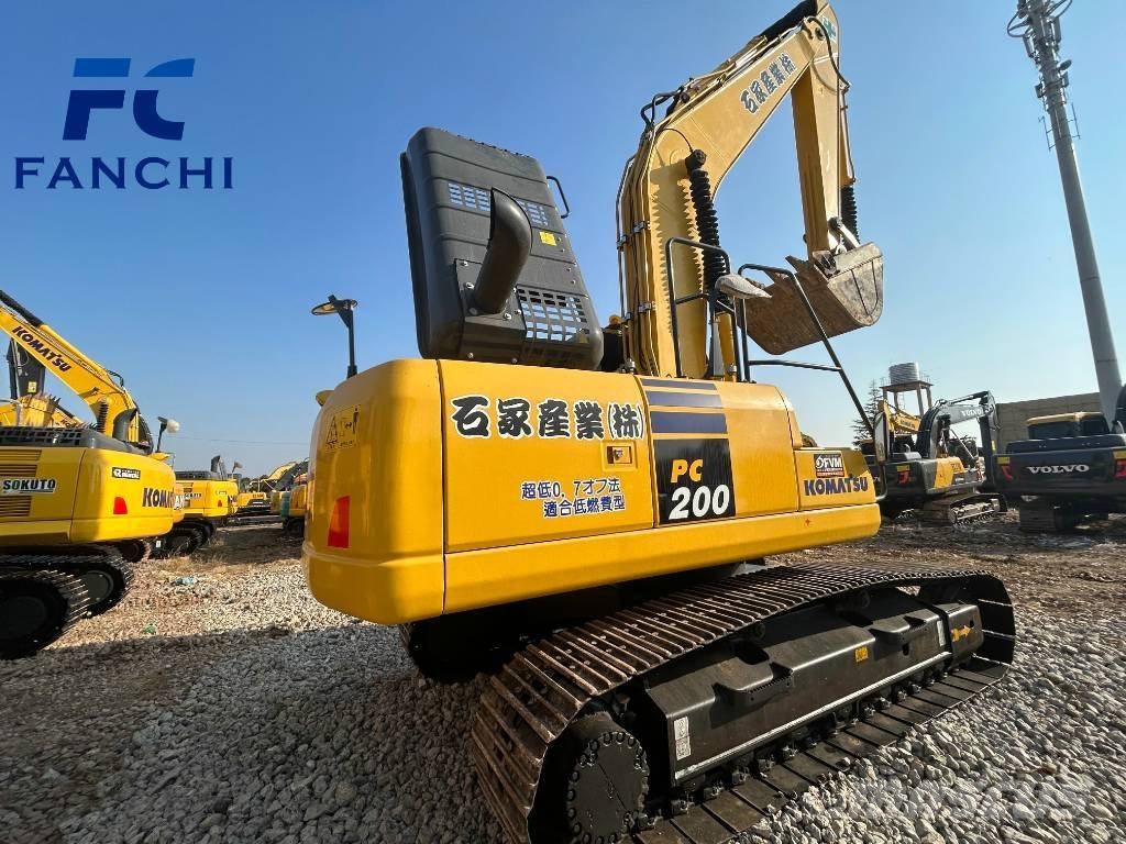 Komatsu PC 200 Εκσκαφείς με ερπύστριες