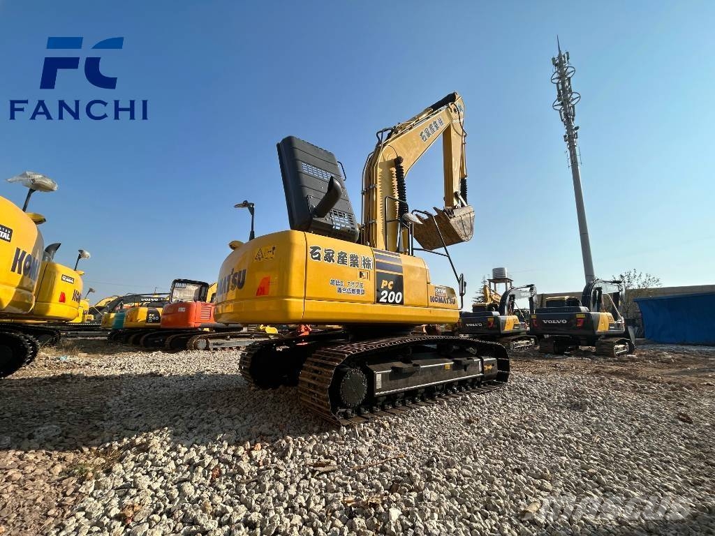 Komatsu PC 200 Εκσκαφείς με ερπύστριες