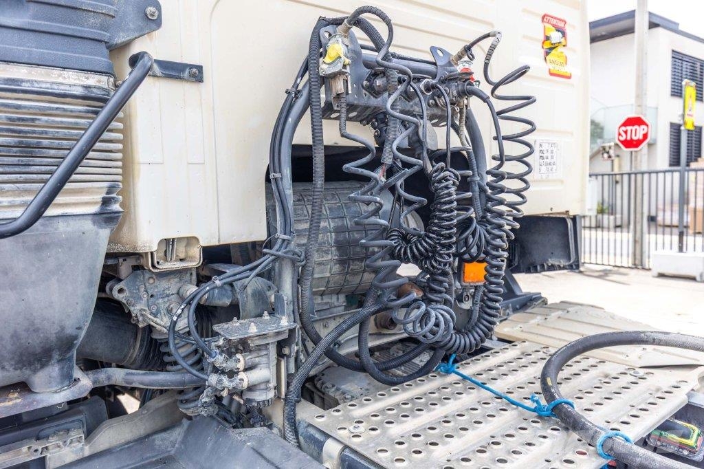 Volvo FMX GLOB 460+HYDR Vetopöytäautot