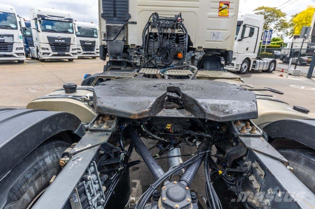 Volvo FMX GLOB 460+HYDR Vetopöytäautot