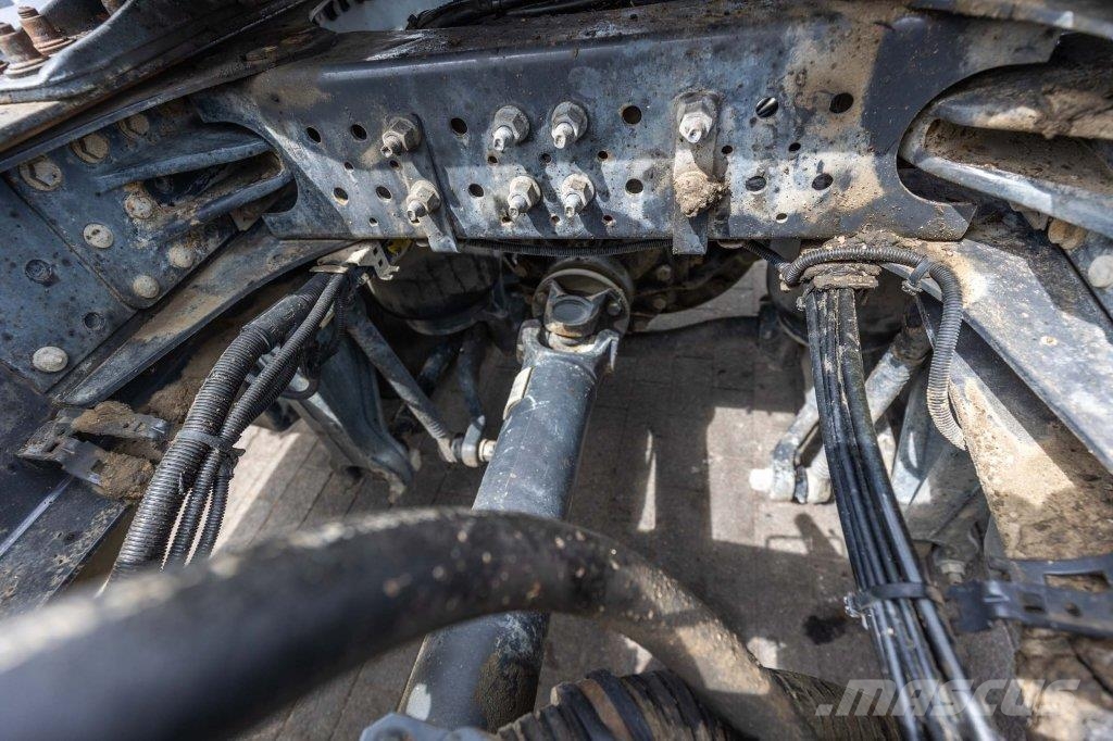 Volvo FMX GLOB 460+HYDR Vetopöytäautot