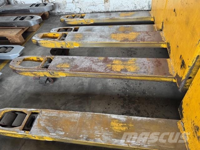 Jungheinrich EJE 120 Pedestrian stacker