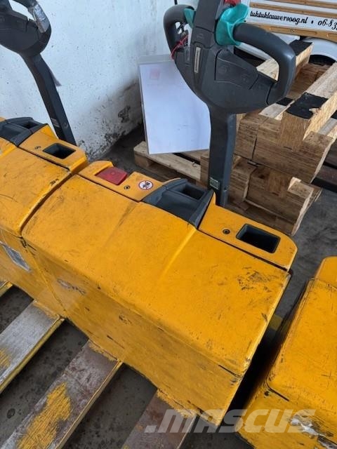 Jungheinrich EJE 120 Pedestrian stacker
