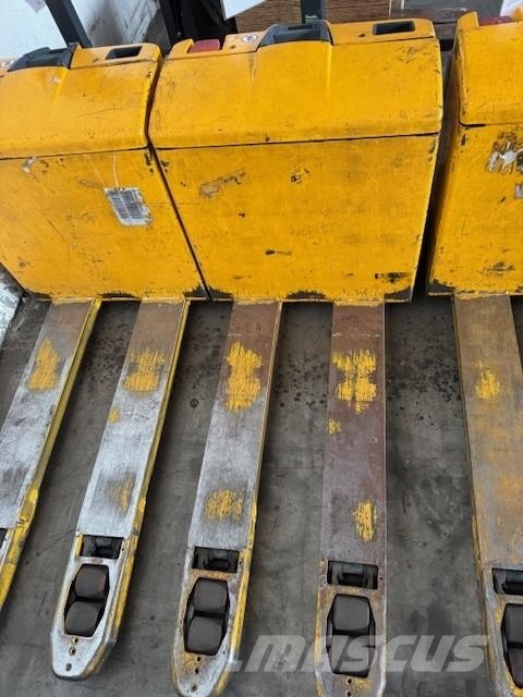 Jungheinrich EJE 120 Pedestrian stacker