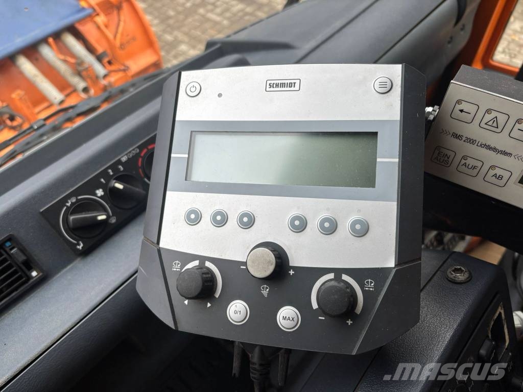 Mercedes Benz Unimog U400 都市/通用型車輛