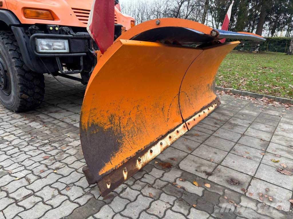 Mercedes Benz Unimog U400 都市/通用型車輛