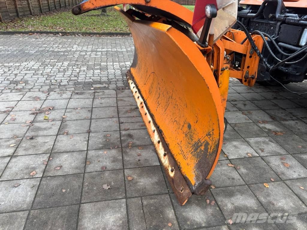 Mercedes Benz Unimog U400 都市/通用型車輛