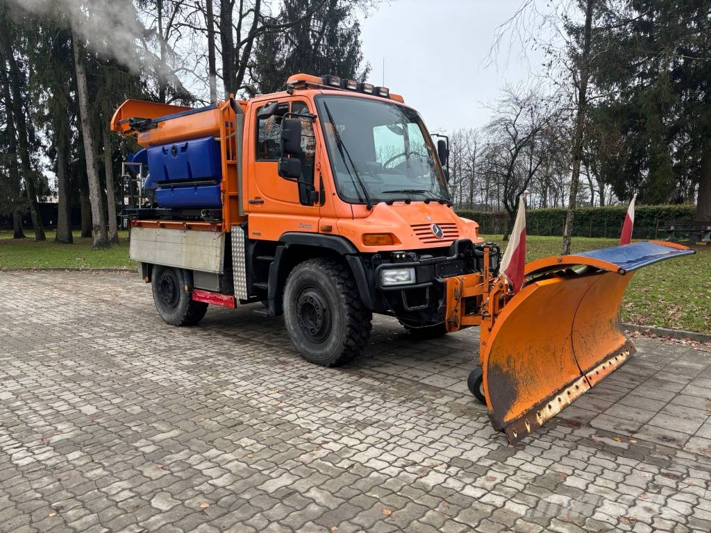 Mercedes Benz Unimog U400 都市/通用型車輛