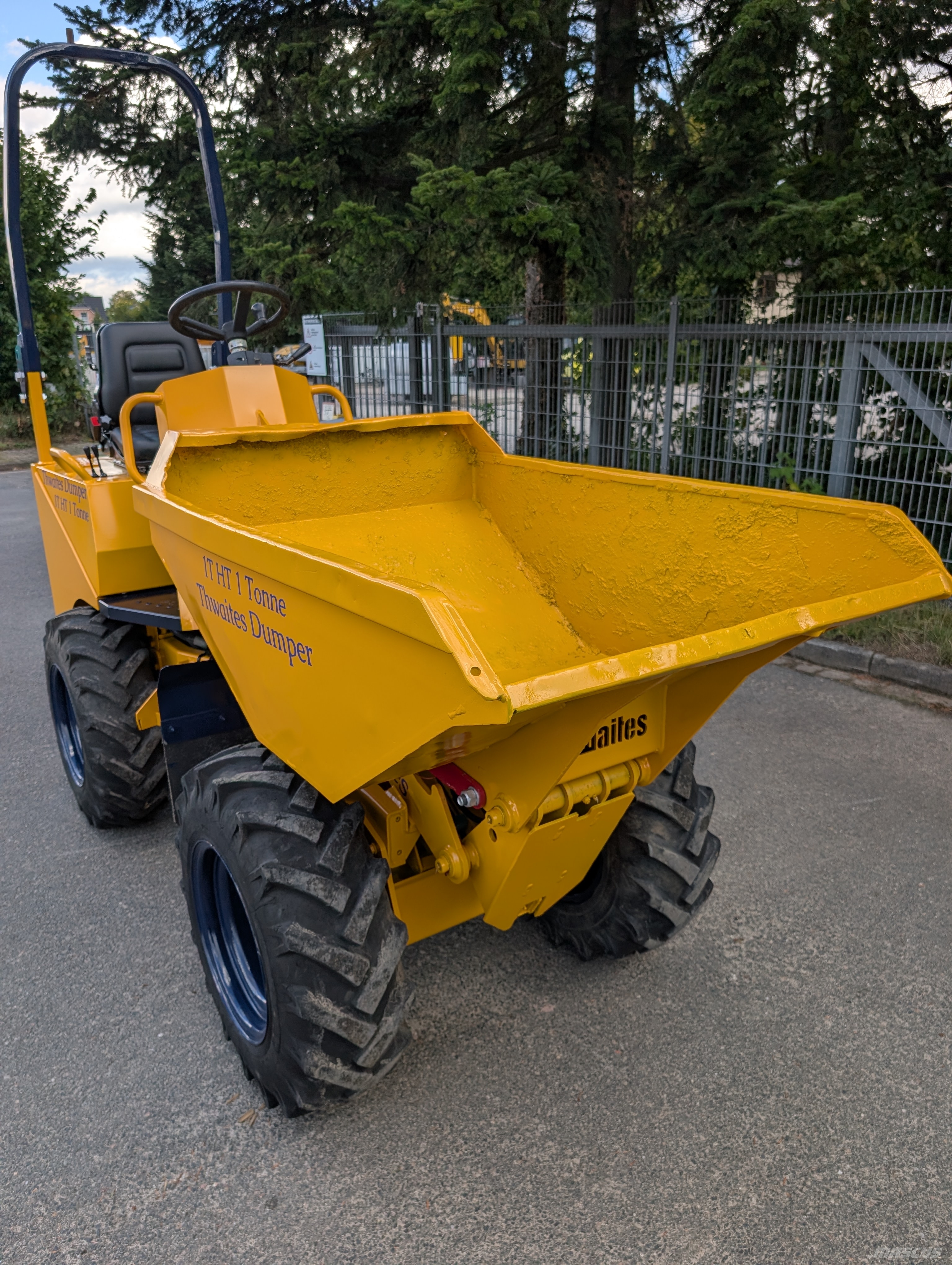 Thwaites Mach 201 Ne cestni demperji