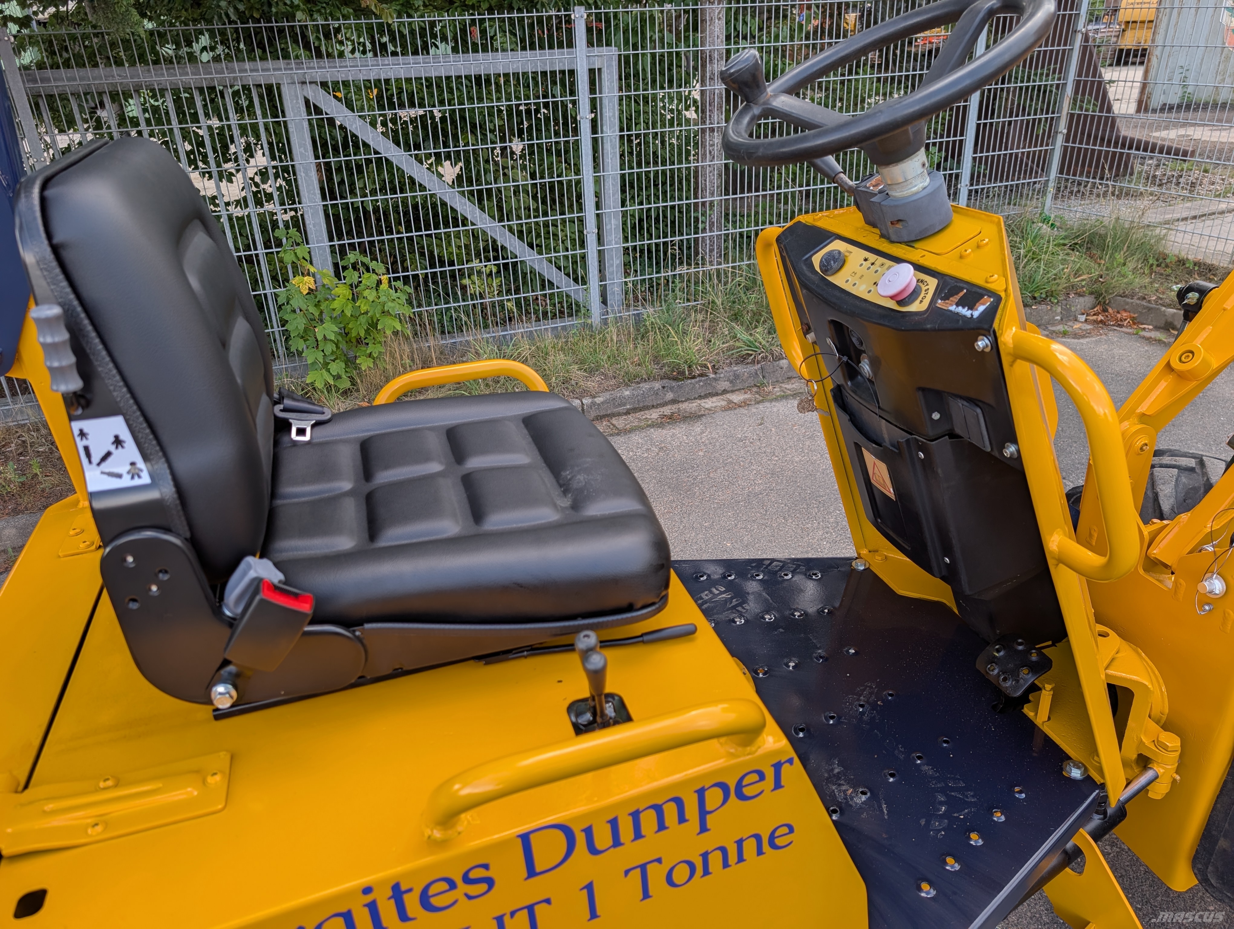 Thwaites Mach 201 Ne cestni demperji