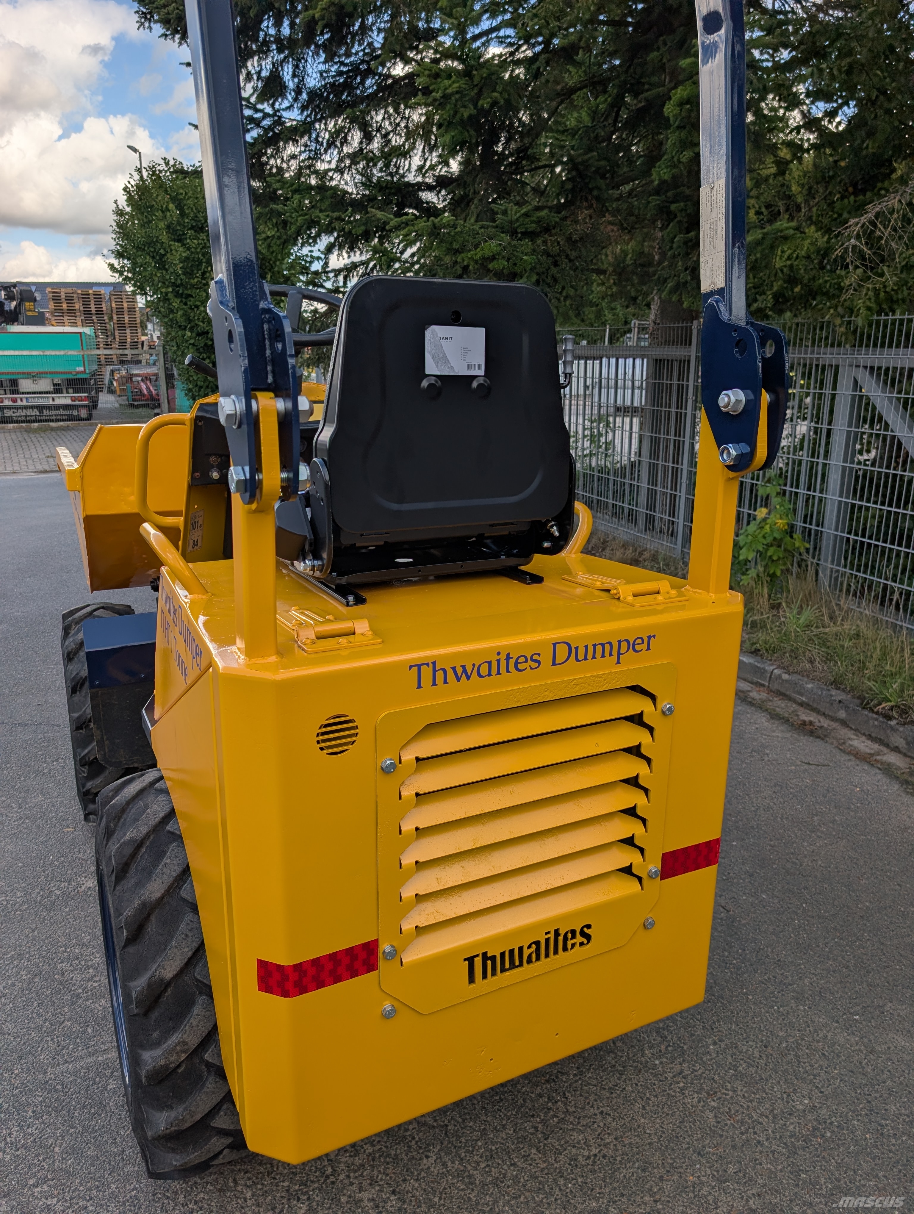Thwaites Mach 201 Ne cestni demperji