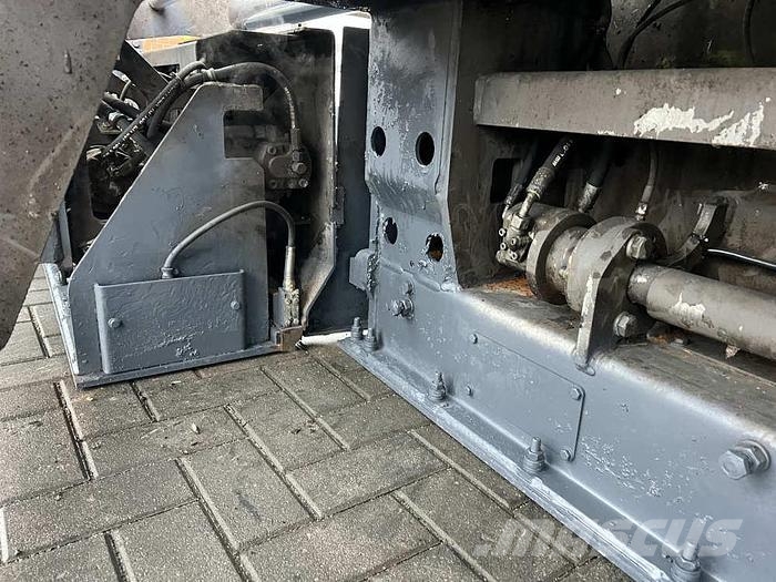 Volvo P 7820C Asfaltni finišeri