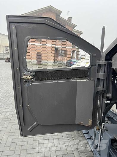 Volvo P 7820C Asfaltni finišeri
