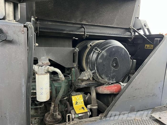 Volvo P 7820C Asfaltni finišeri