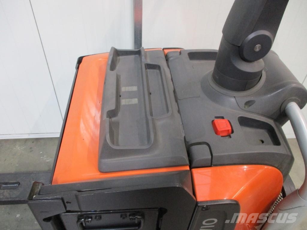 Toyota LPE200 平台型低架升降機