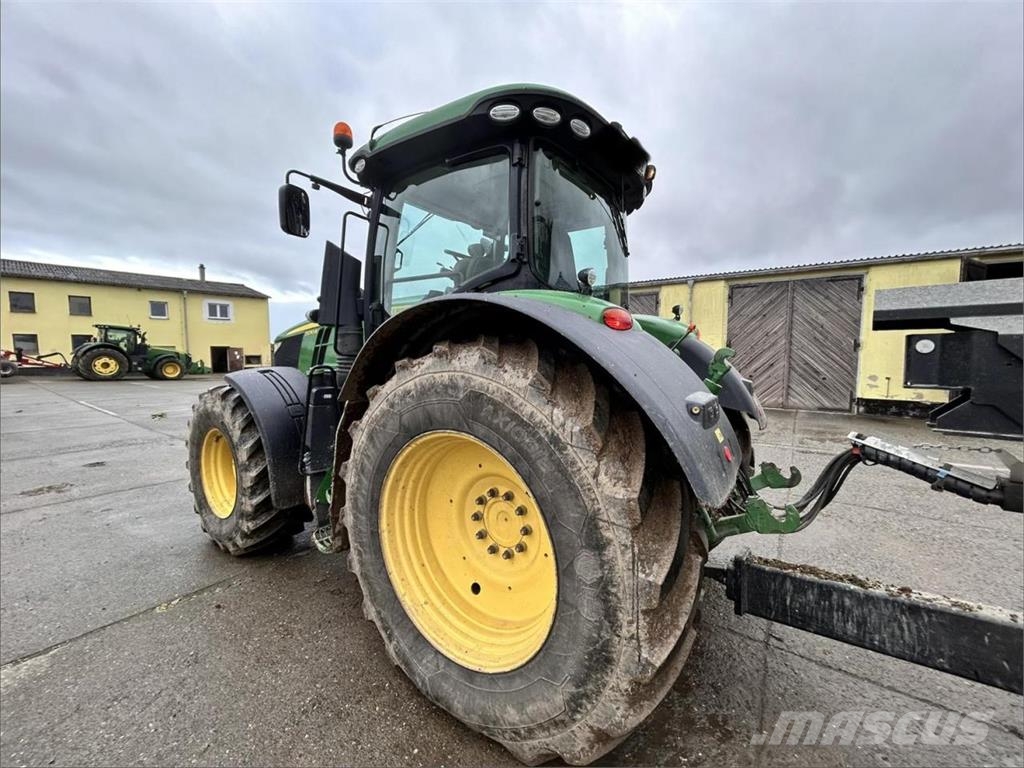 John Deere 7270R E23 Tractoren