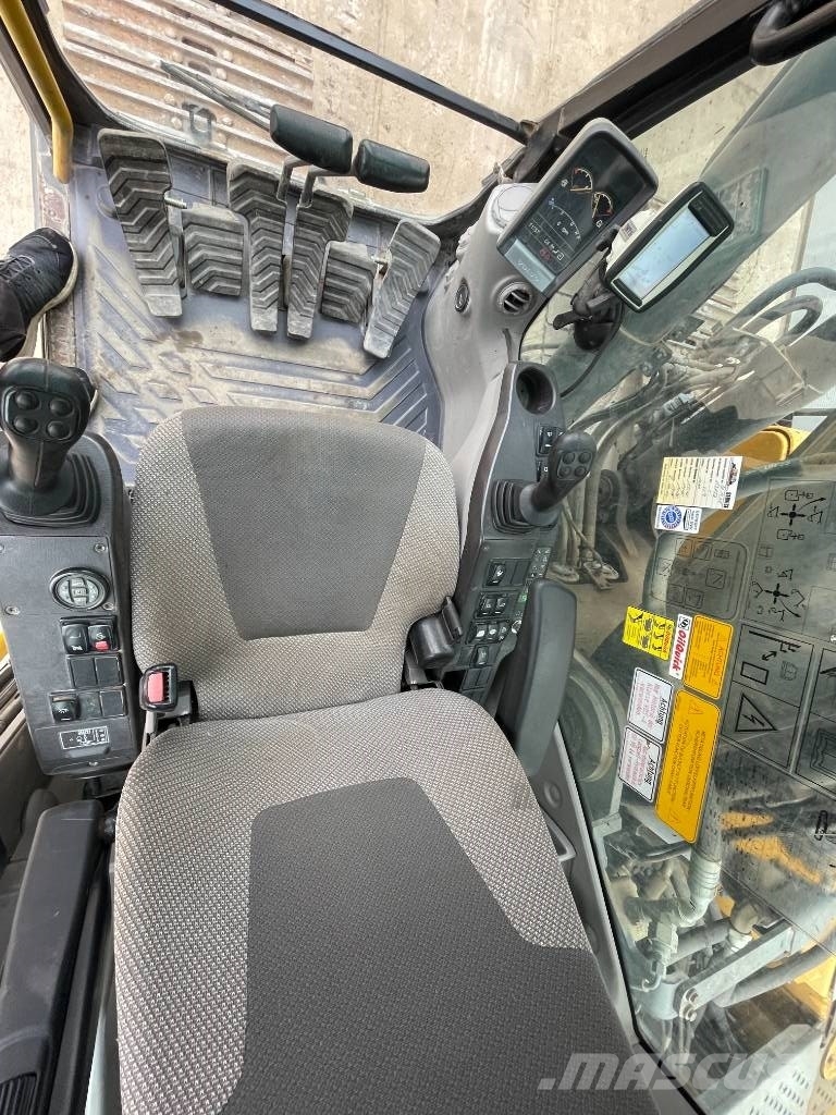 Volvo EC 250 D N L optional mit Oilquick OQ7055 Raupenbagger