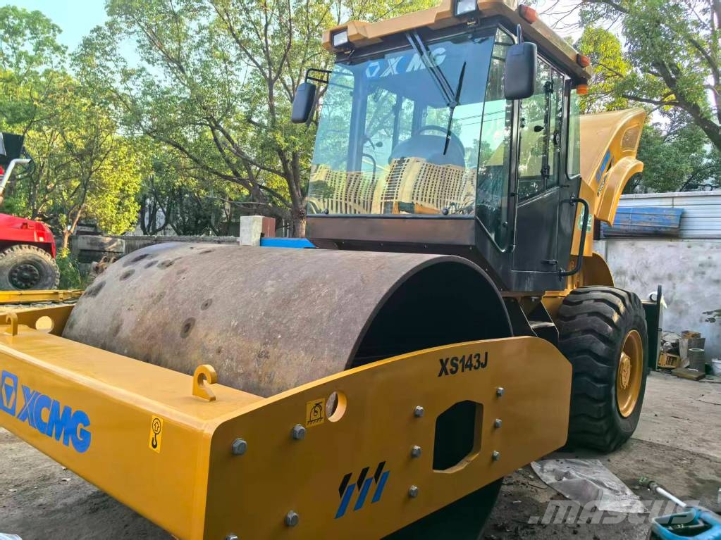 XCMG XS 143 振動ローラ