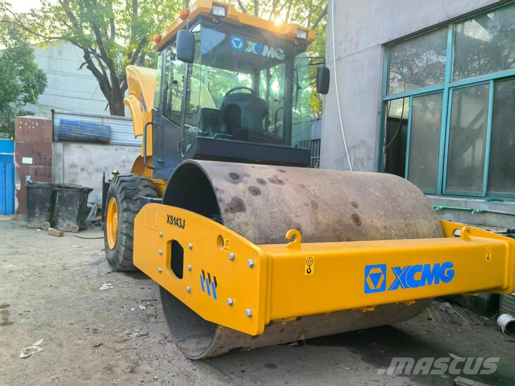 XCMG XS 143 振動ローラ