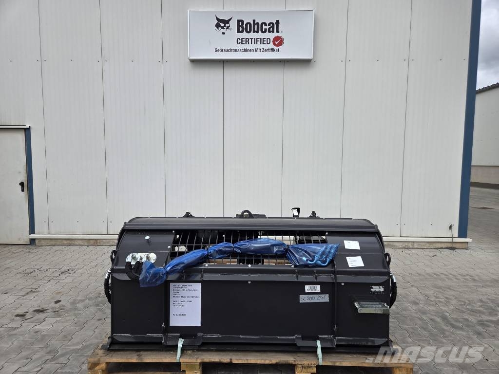 Bobcat Sand Beach cleaner SC200 Kāpurķēžu iekrāvēji