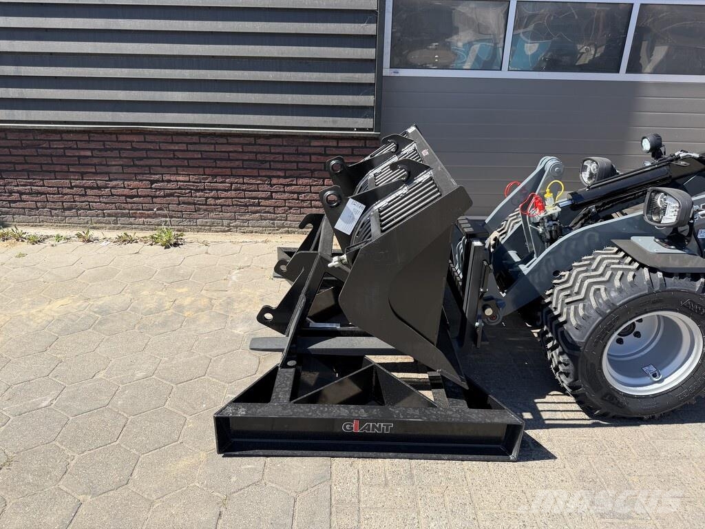 GiANT G1500 L X-tra minishovel NIEUW €540 LEASE Kolesové nakladače