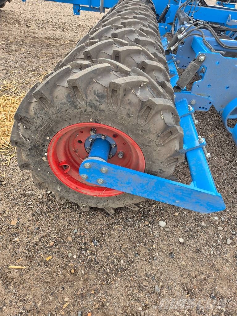 Lemken Solitair DT 900 مثاقيب