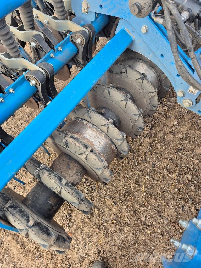 Lemken Solitair DT 900 مثاقيب