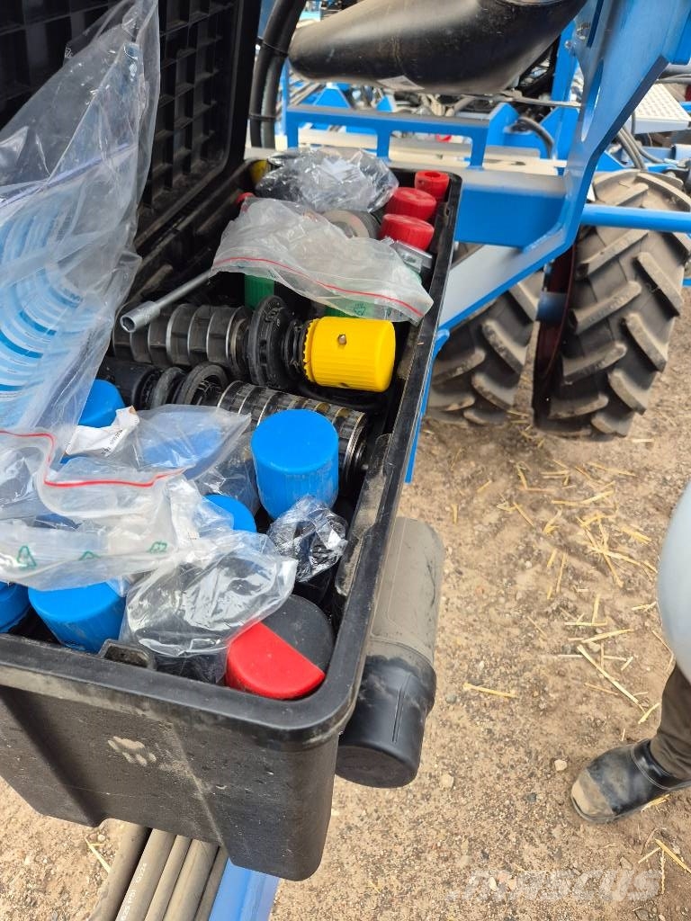Lemken Solitair DT 900 مثاقيب