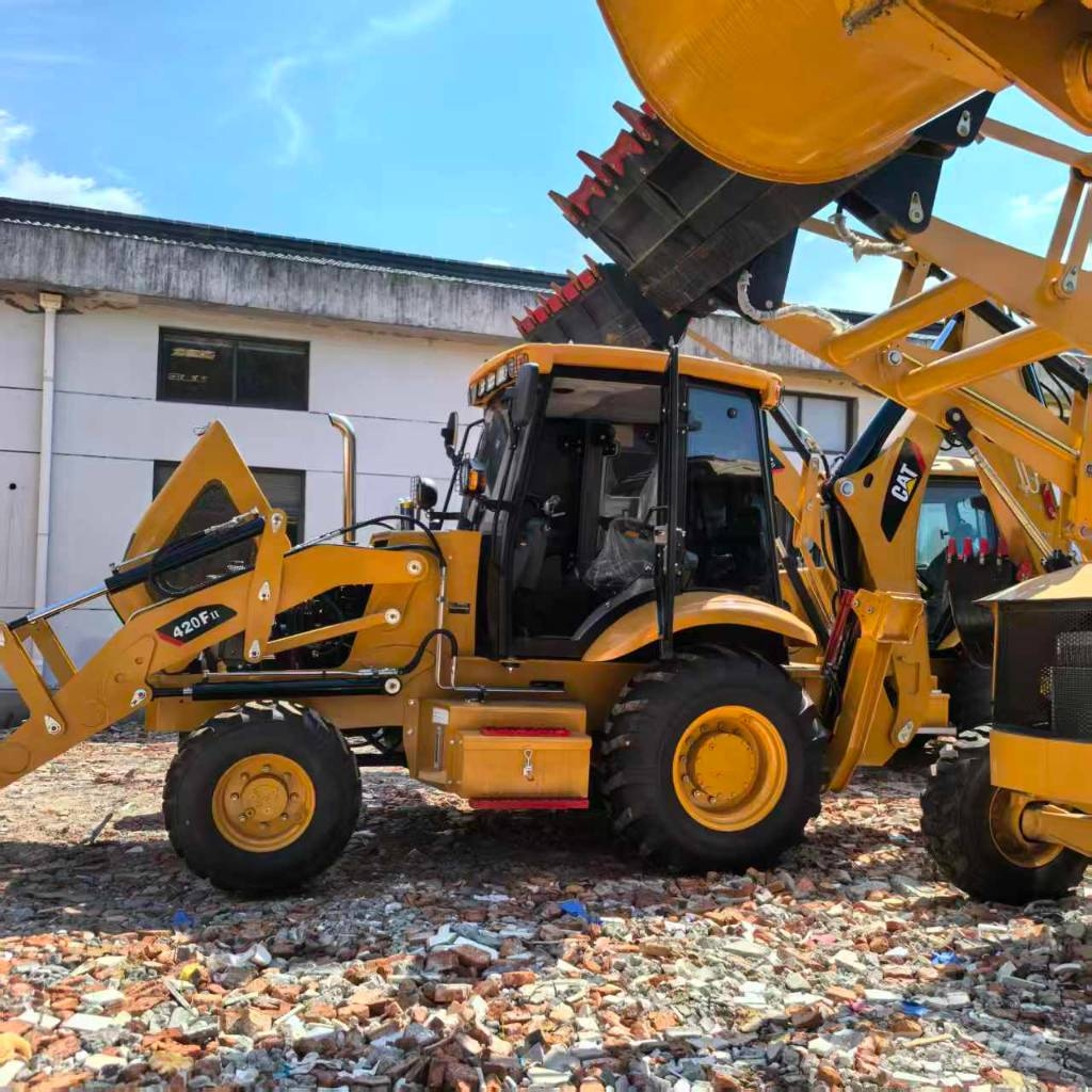 CAT 420F2 Retrocargadoras