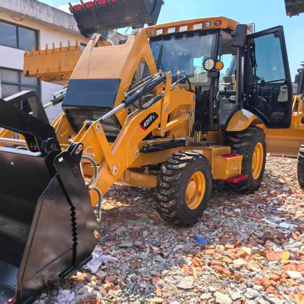 CAT 420F2 Retrocargadoras