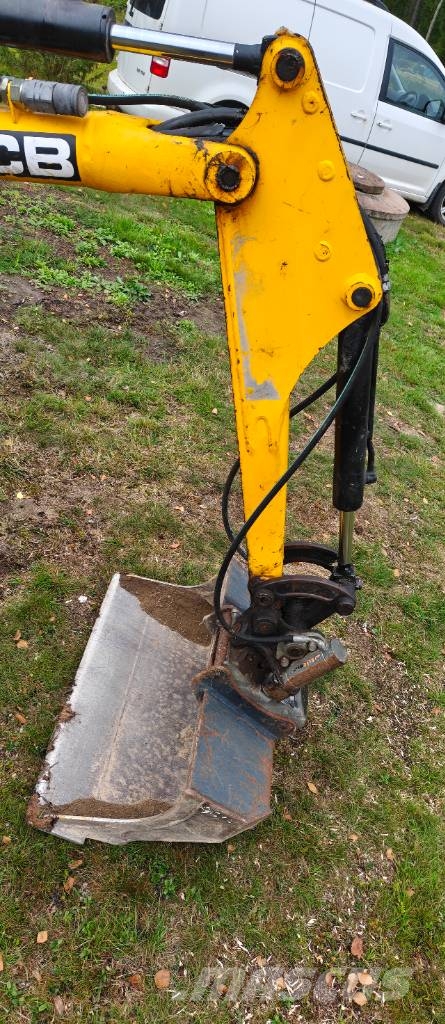 JCB 8008 Minikoparki