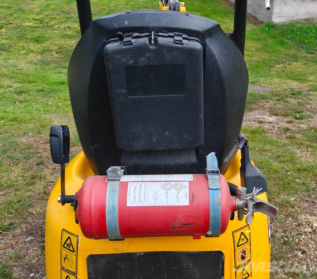 JCB 8008 Minikoparki