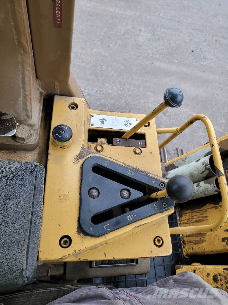CAT 953 Φορτωτές με ερπύστριες