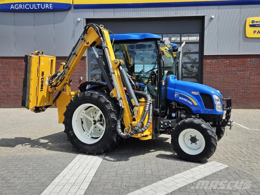 New Holland Boomer 3050 met Bos Maaiarm コンパクトトラクター